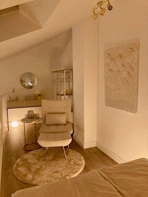Amalfi Home - Stylish Apartment With Terrace Schoenefeld Exterior photo