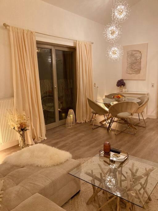 Amalfi Home - Stylish Apartment With Terrace Schoenefeld Exterior photo